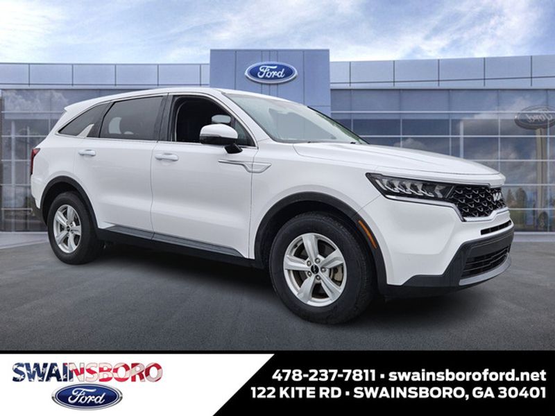 2023 Kia Sorento LX's photo