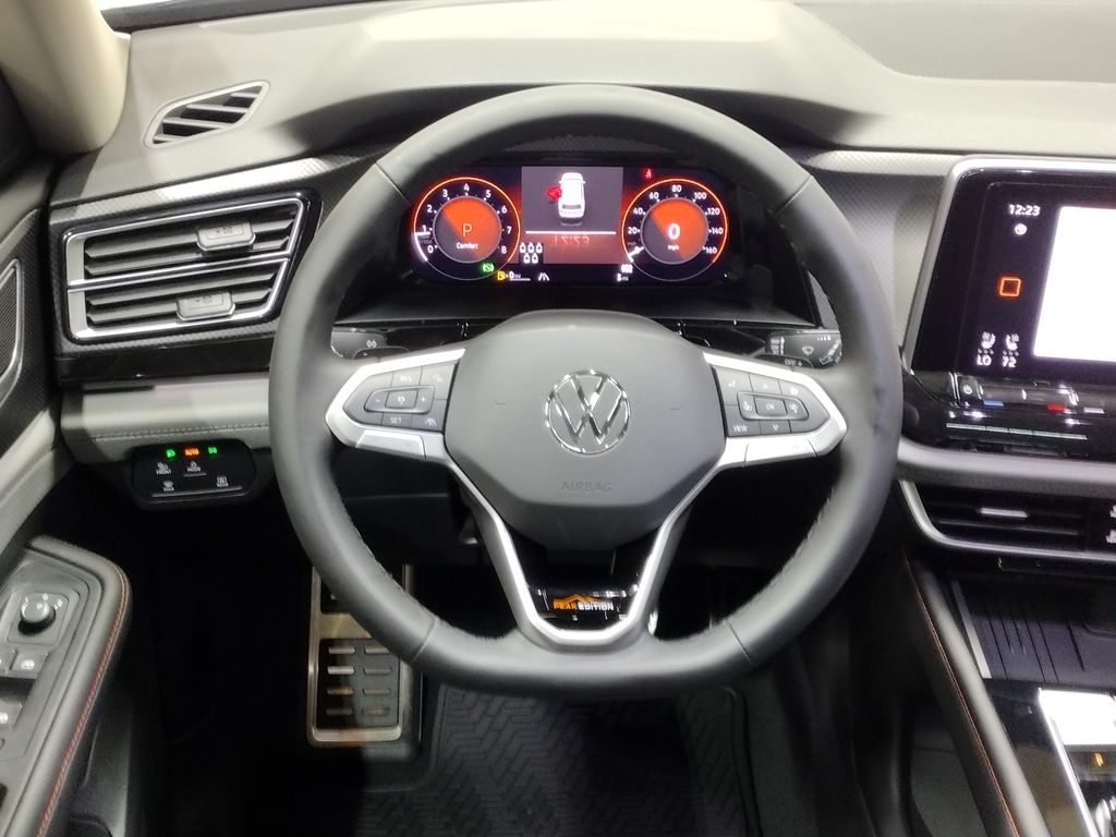 2025 Volkswagen Atlas Peak Edition SE photo 33