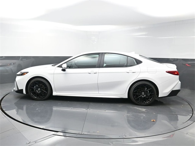 2026 Toyota Camry SE photo 3