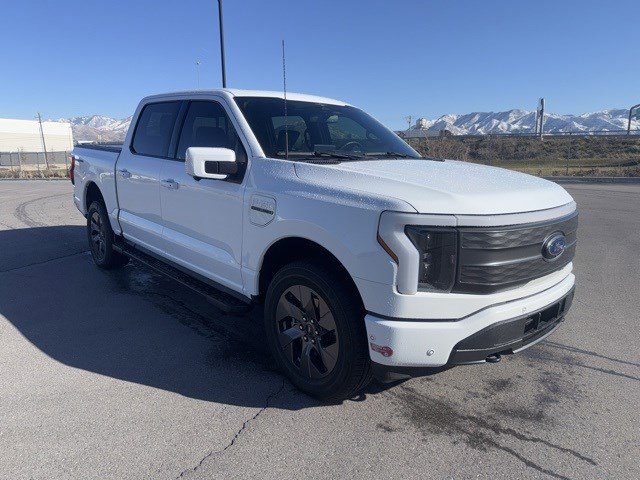 2023 Ford F-150 Lightning Lariat's photo