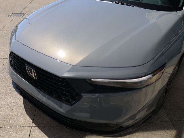 2025 Honda Accord Hybrid Sport-L photo 3