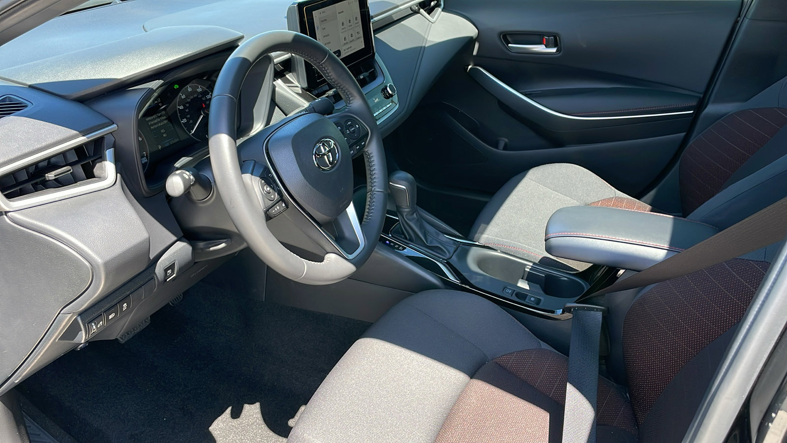 2024 Toyota Corolla Hybrid SE photo 9