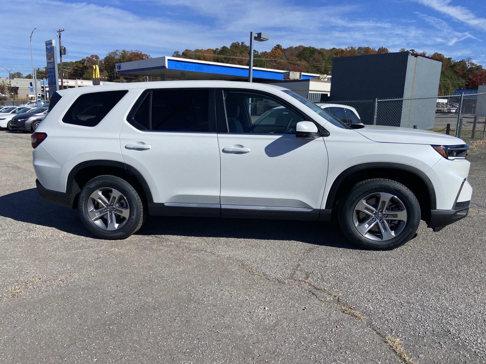 2025 Honda Pilot EX-L photo 2