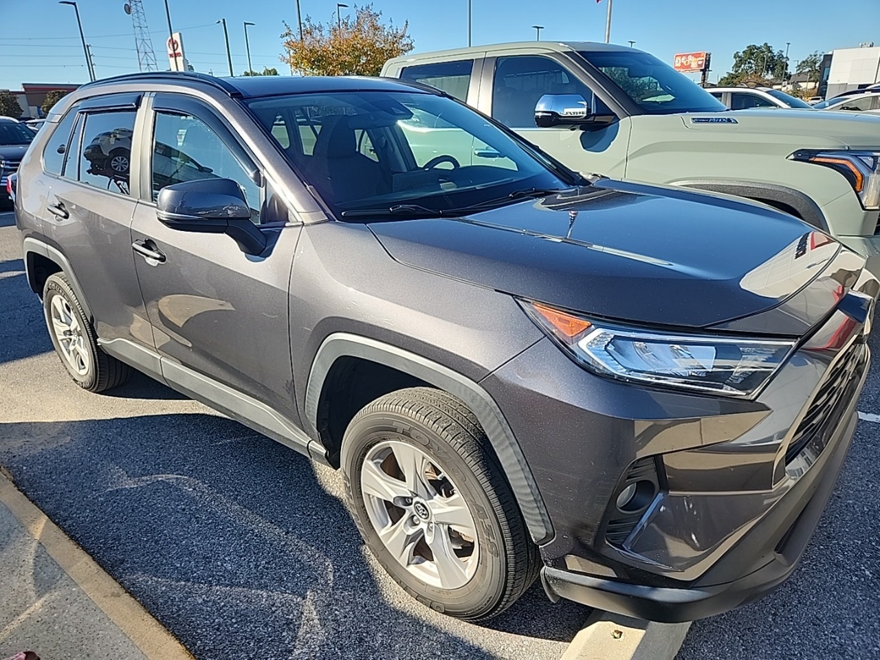 2019 Toyota RAV4 Premium XLE photo 2