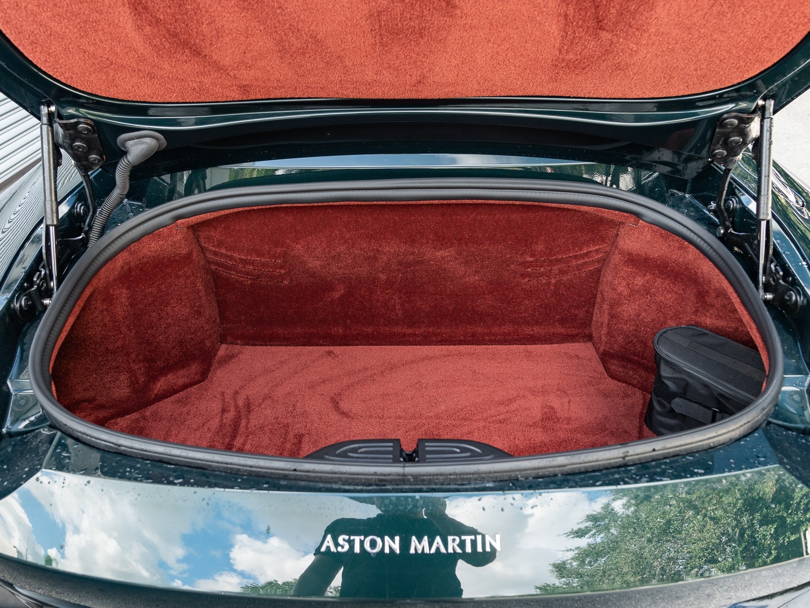 2021 Aston Martin Vantage photo 42