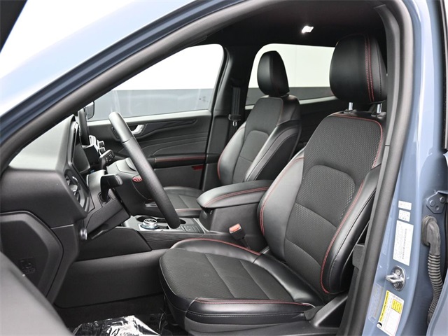 2025 Ford Escape ST-Line photo 6