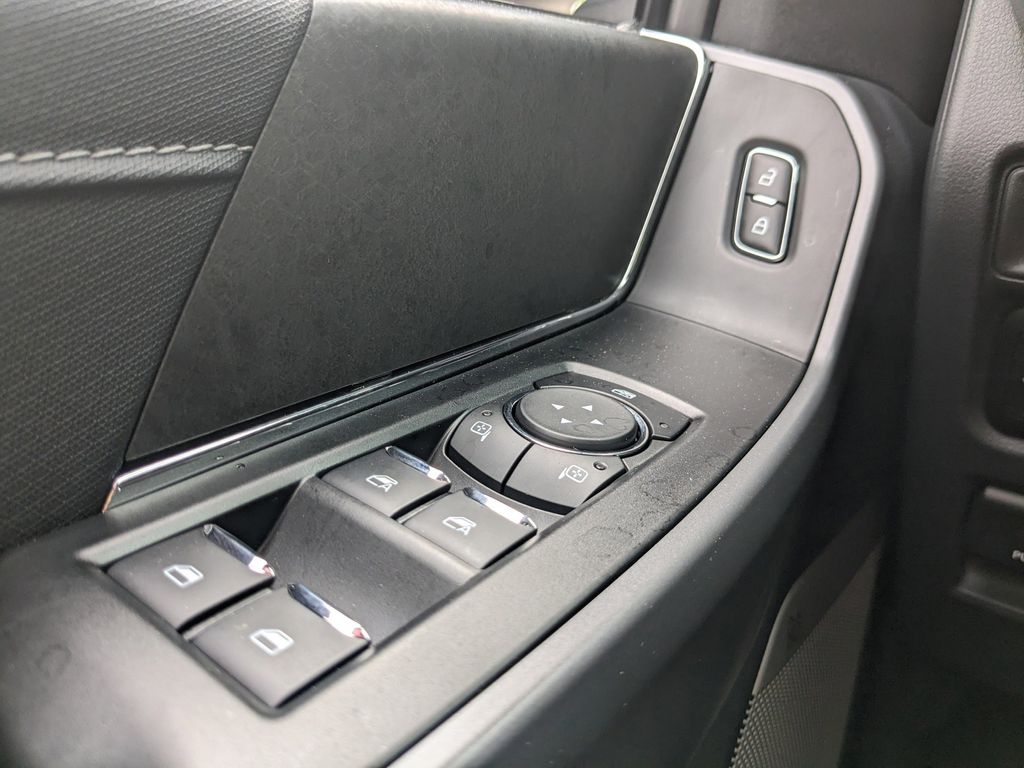 2025 Ford F-150 XLT photo 29