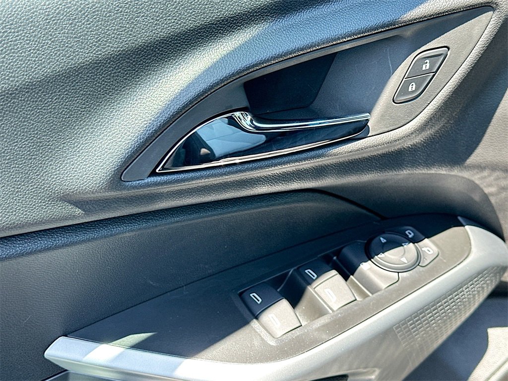 2025 Chevrolet Trax photo 12