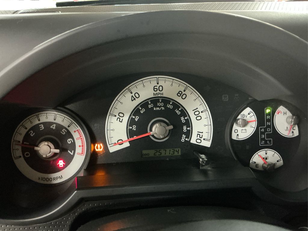 2012 Toyota FJ Cruiser Base photo 11