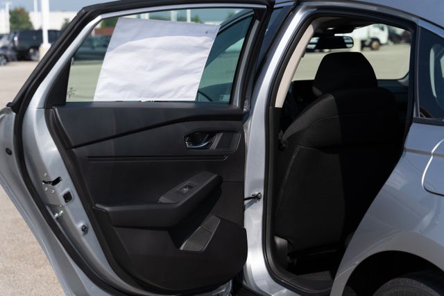 2025 Honda Accord LX photo 18