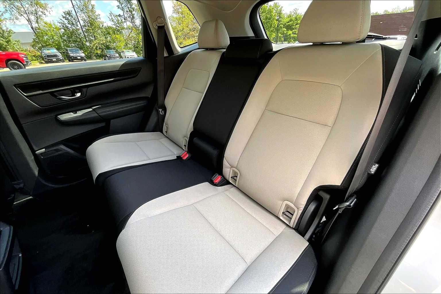 2025 Honda CR-V LX photo 18