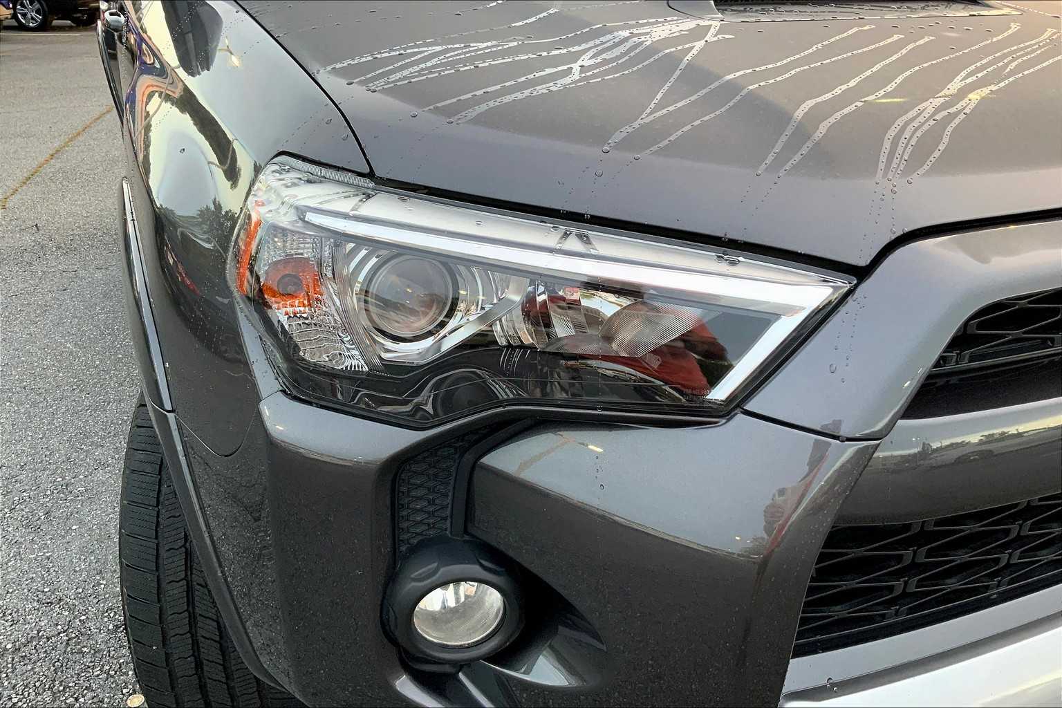 2016 Toyota 4Runner Trail Premium photo 25