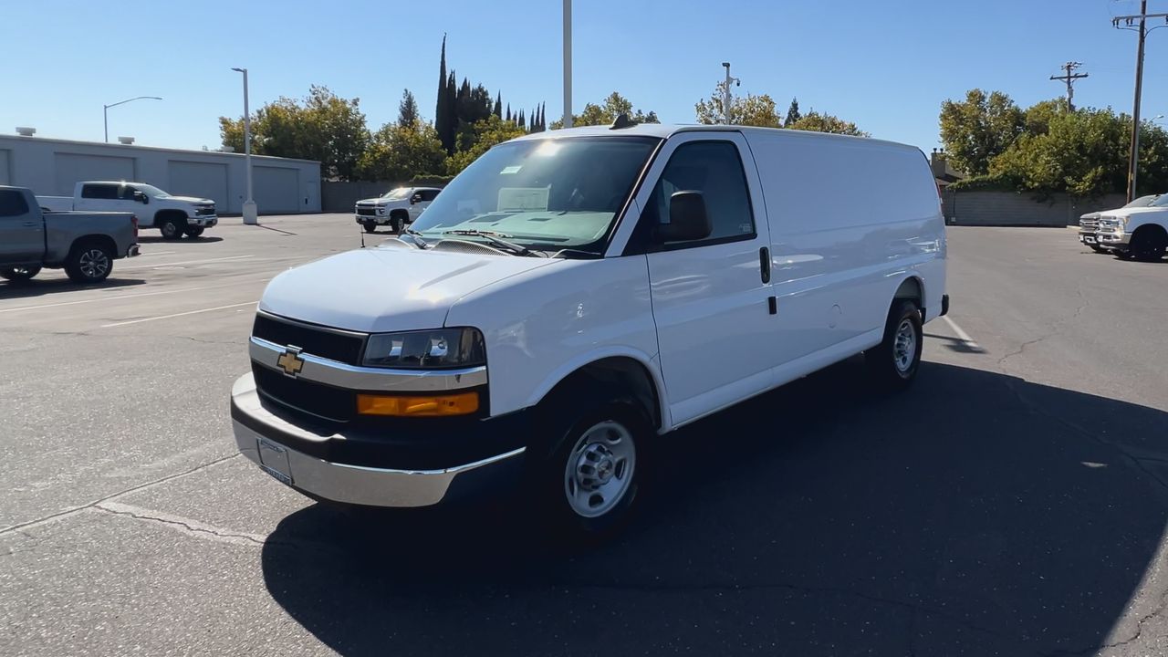2025 Chevrolet Express Cargo 2500 photo 30