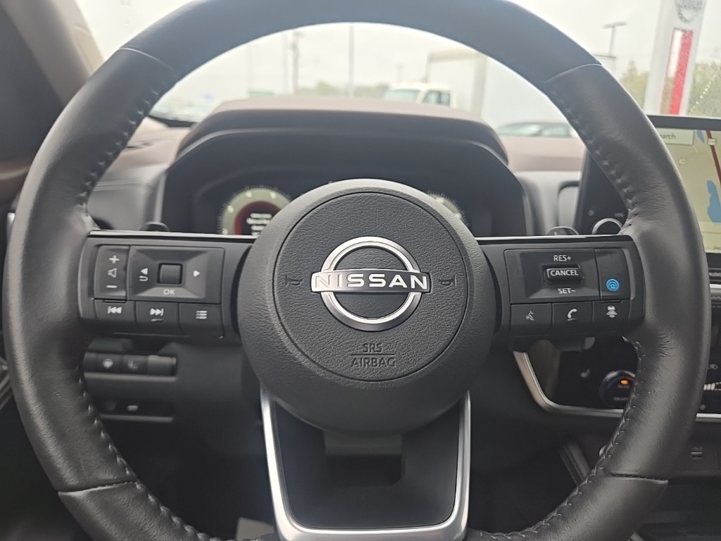 2023 Nissan Rogue Platinum photo 14