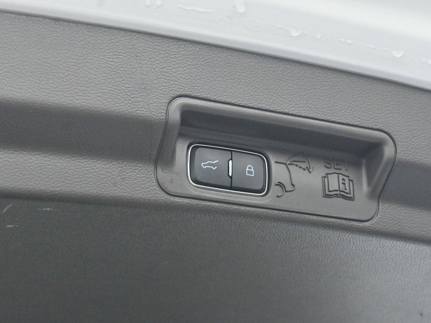 2022 Ford Explorer Platinum photo 9