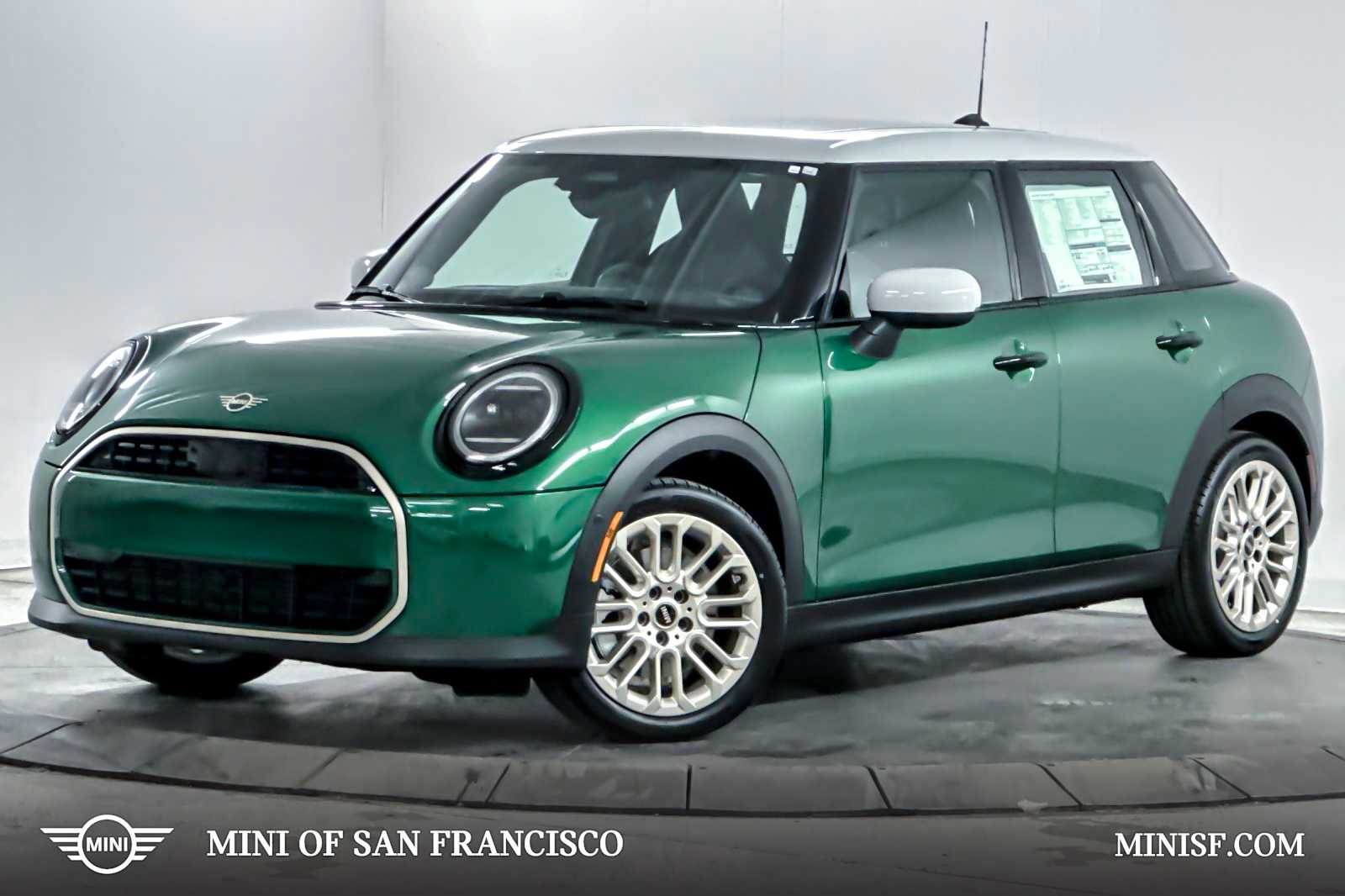 2026 MINI Hardtop 4 Door Base's photo
