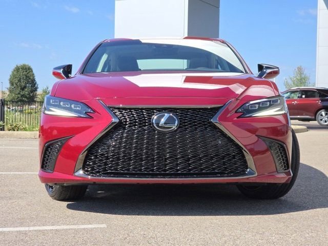 2025 Lexus ES 300h F SPORT Design photo 3