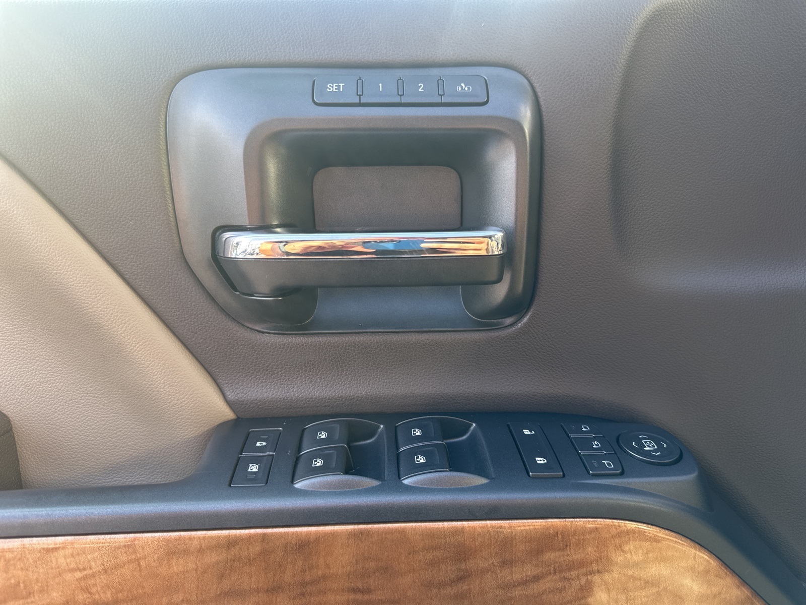 2016 Chevrolet Silverado 1500 LTZ photo 23