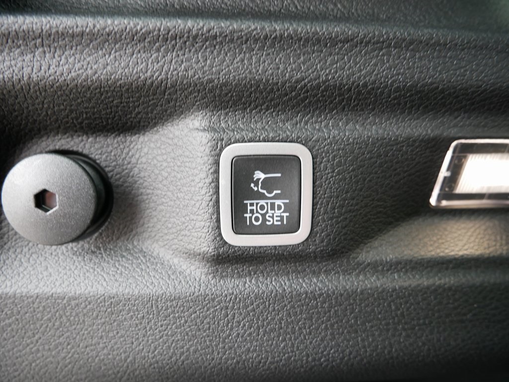 2025 Jeep Grand Cherokee Limited photo 13