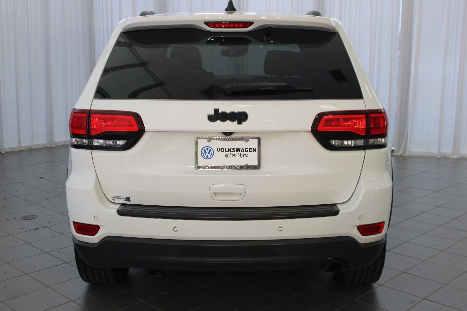 2020 Jeep Grand Cherokee Laredo photo 4