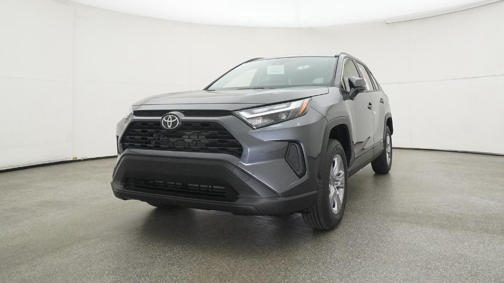 2025 Toyota RAV4 Hybrid XLE photo 4