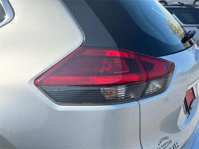 2019 Nissan Rogue S photo 8