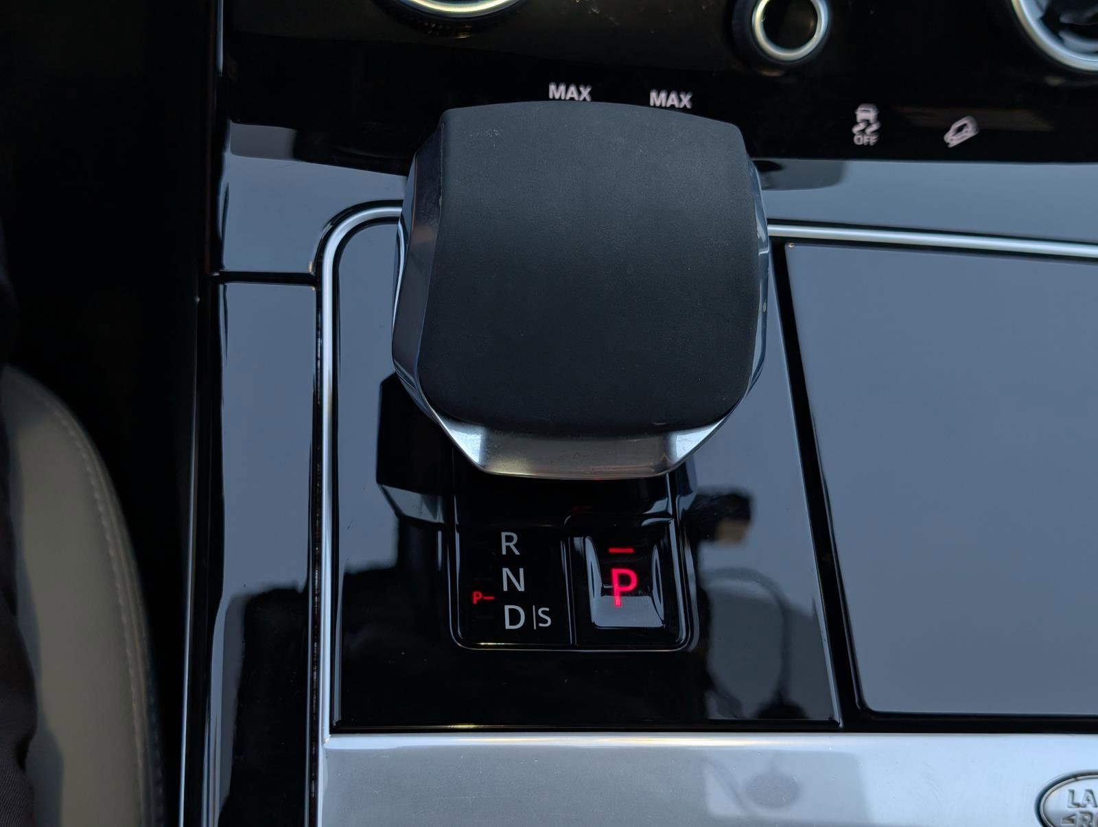 2021 Land Rover Range Rover Velar P340 R-Dynamic S photo 20