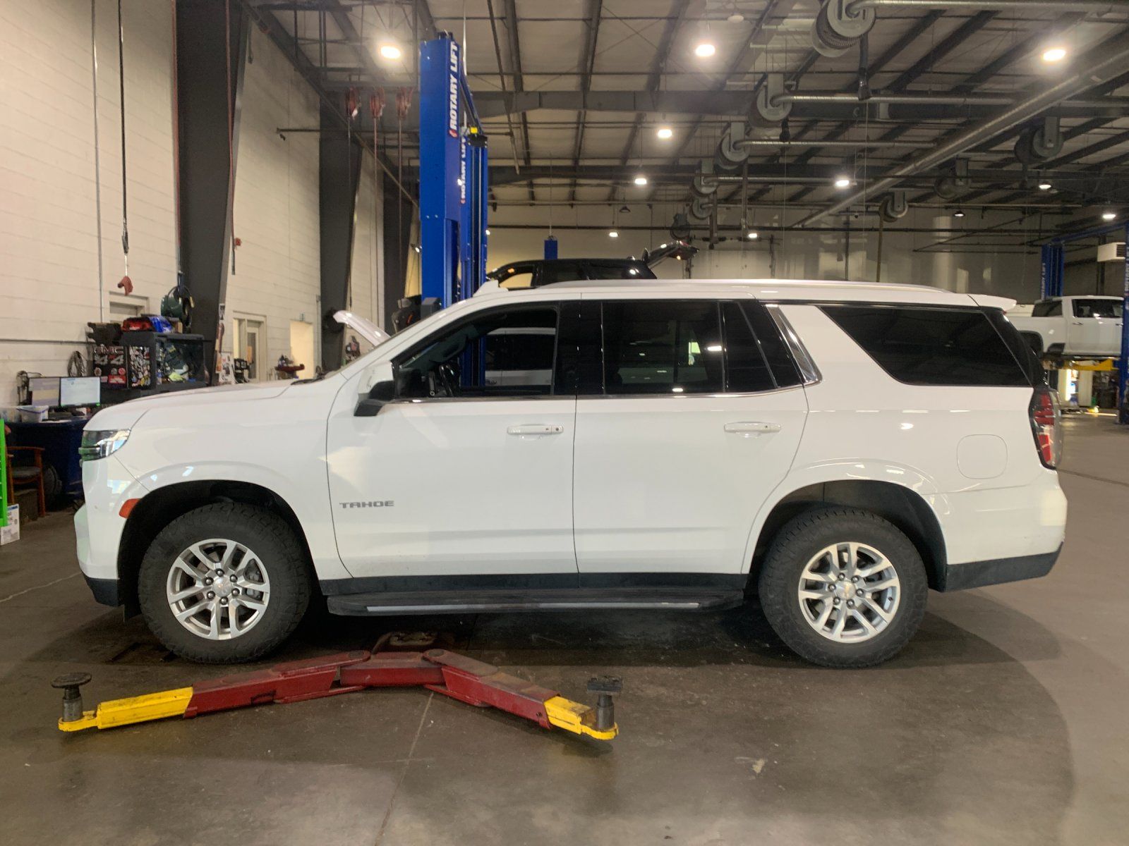 2023 Chevrolet Tahoe LS photo 3