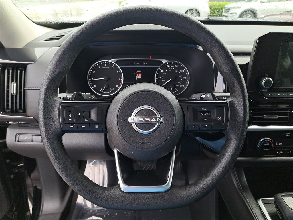 2022 Nissan Pathfinder S photo 26
