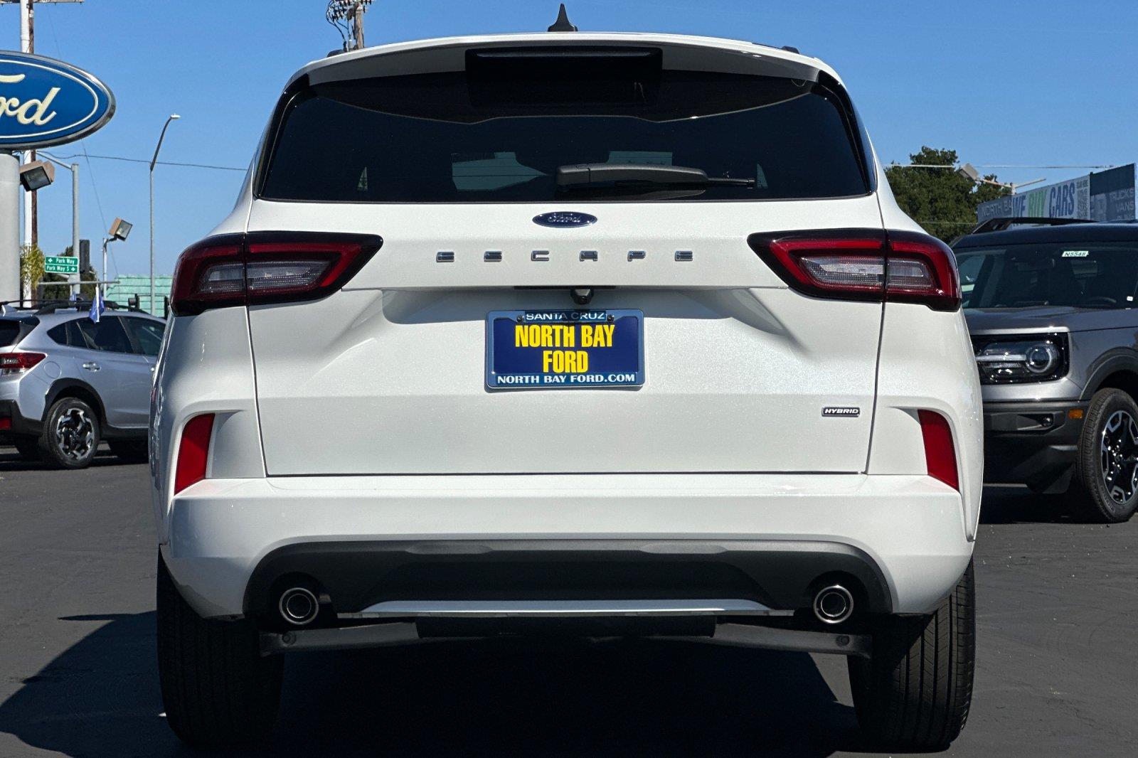 2024 Ford Escape ST-Line Hybrid photo 4