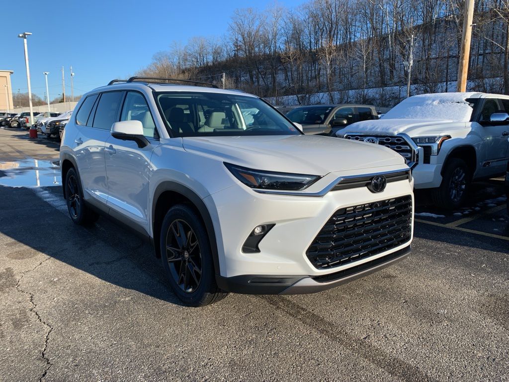 2026 Toyota Grand Highlander Platinum's photo