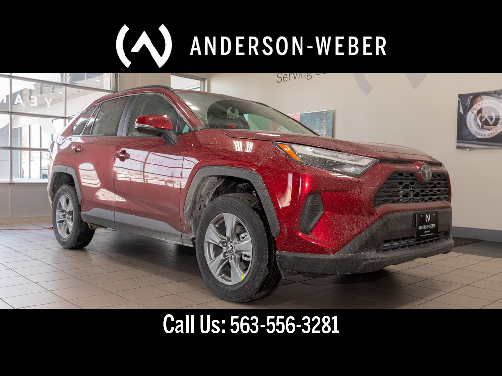 2025 Toyota RAV4 XLE's photo