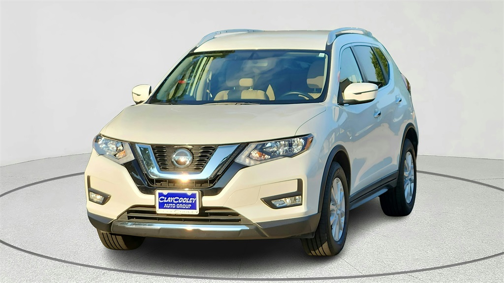 2017 Nissan Rogue SV photo 10