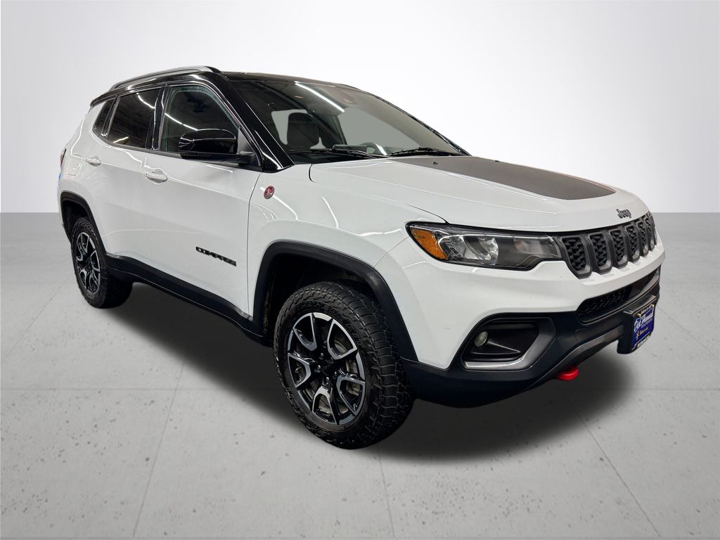 2024 Jeep Compass Trailhawk photo 8