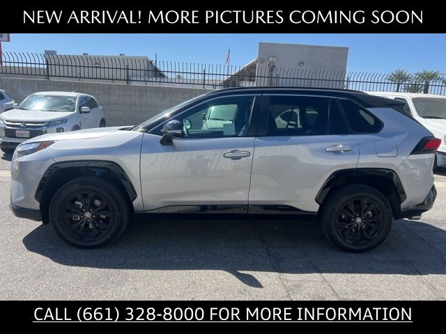 2022 Toyota RAV4 Hybrid XSE photo 2