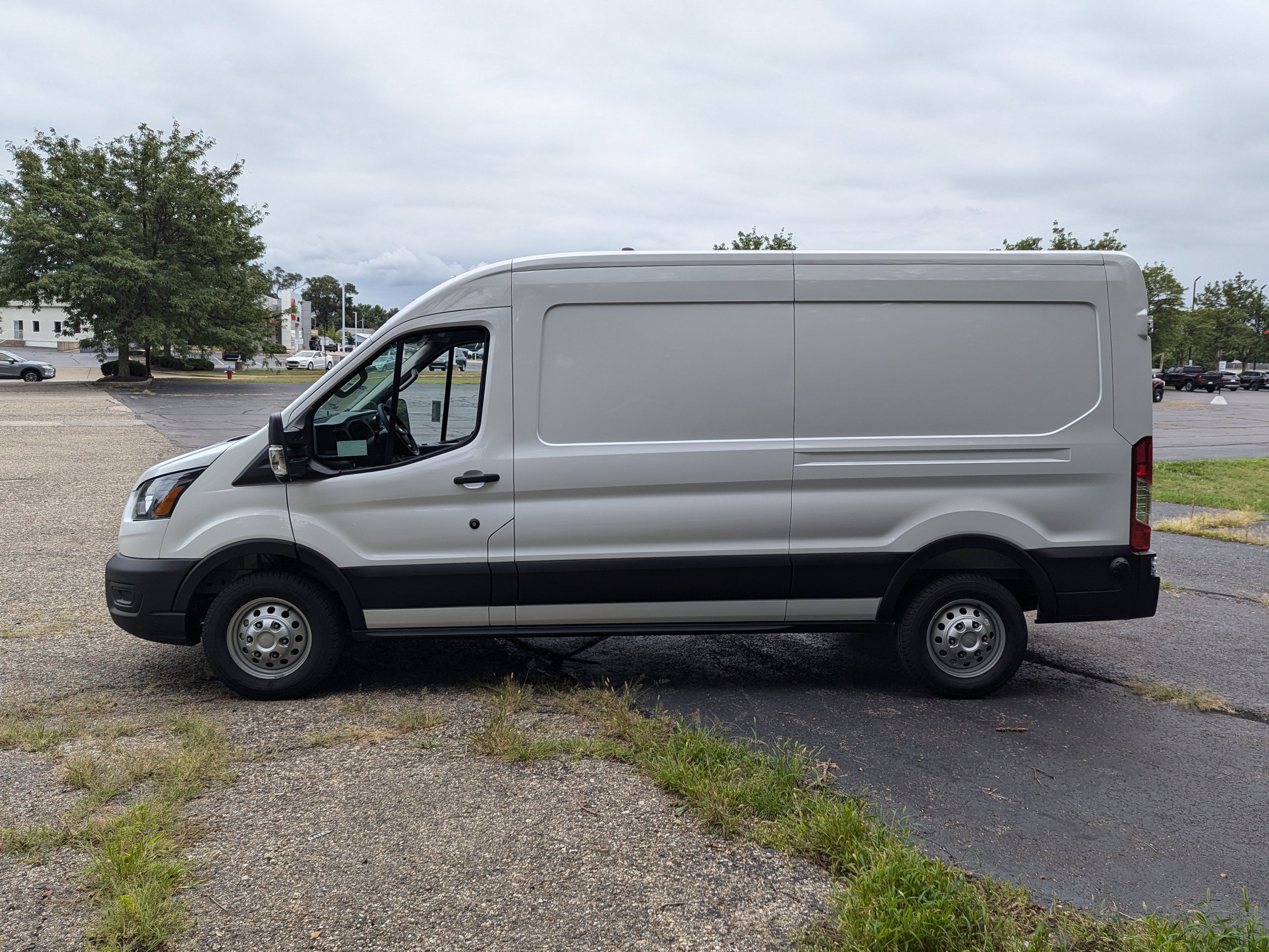 2025 Ford Transit Cargo Van photo 4