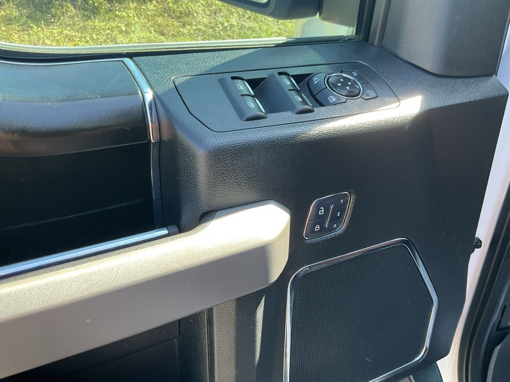2018 Ford F-150 Platinum photo 19