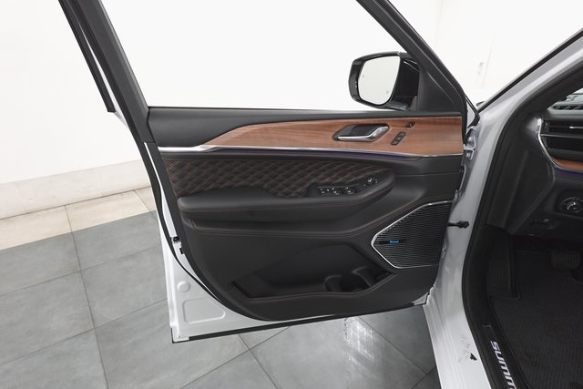 2025 Jeep Grand Cherokee L Summit Reserve photo 9