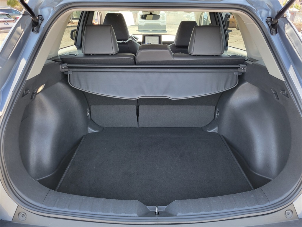 2023 Toyota Corolla Cross XLE photo 13