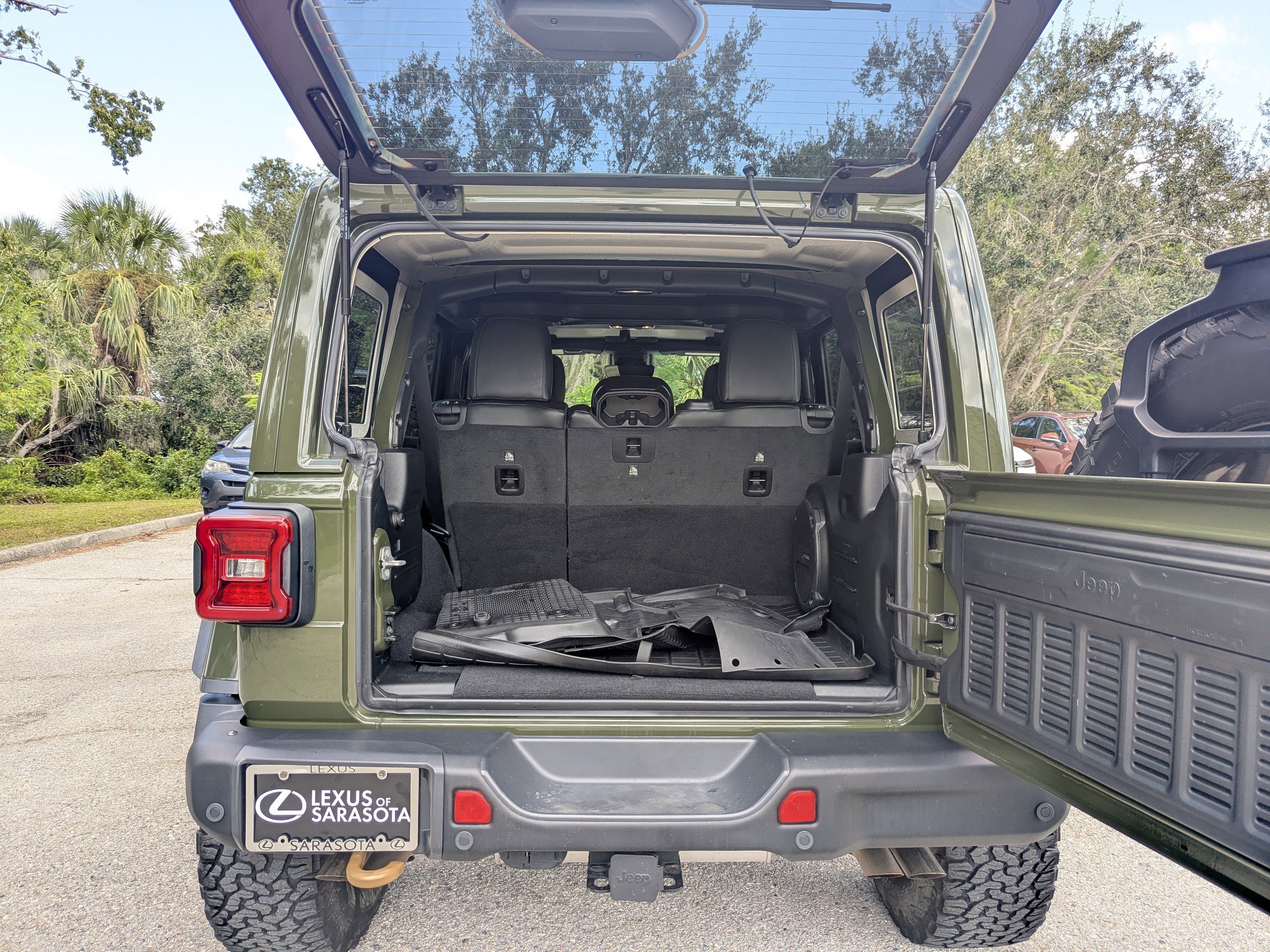 2023 Jeep Wrangler Rubicon 392 photo 11