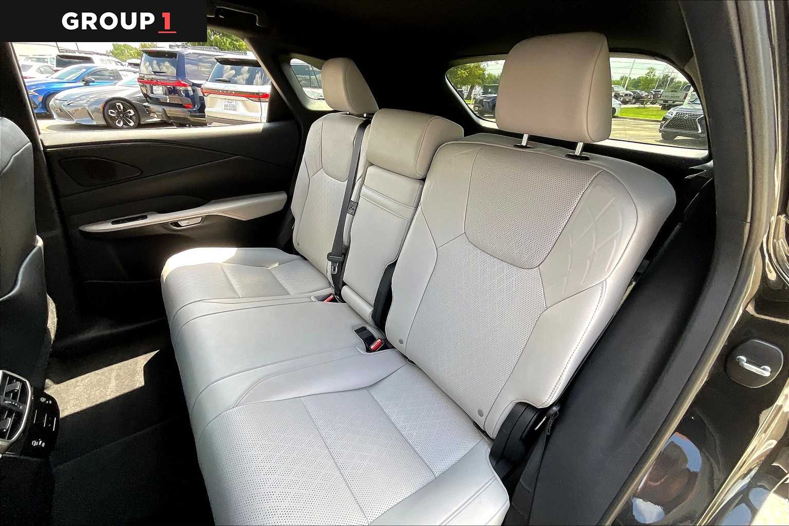 2024 Lexus RX Premium photo 18
