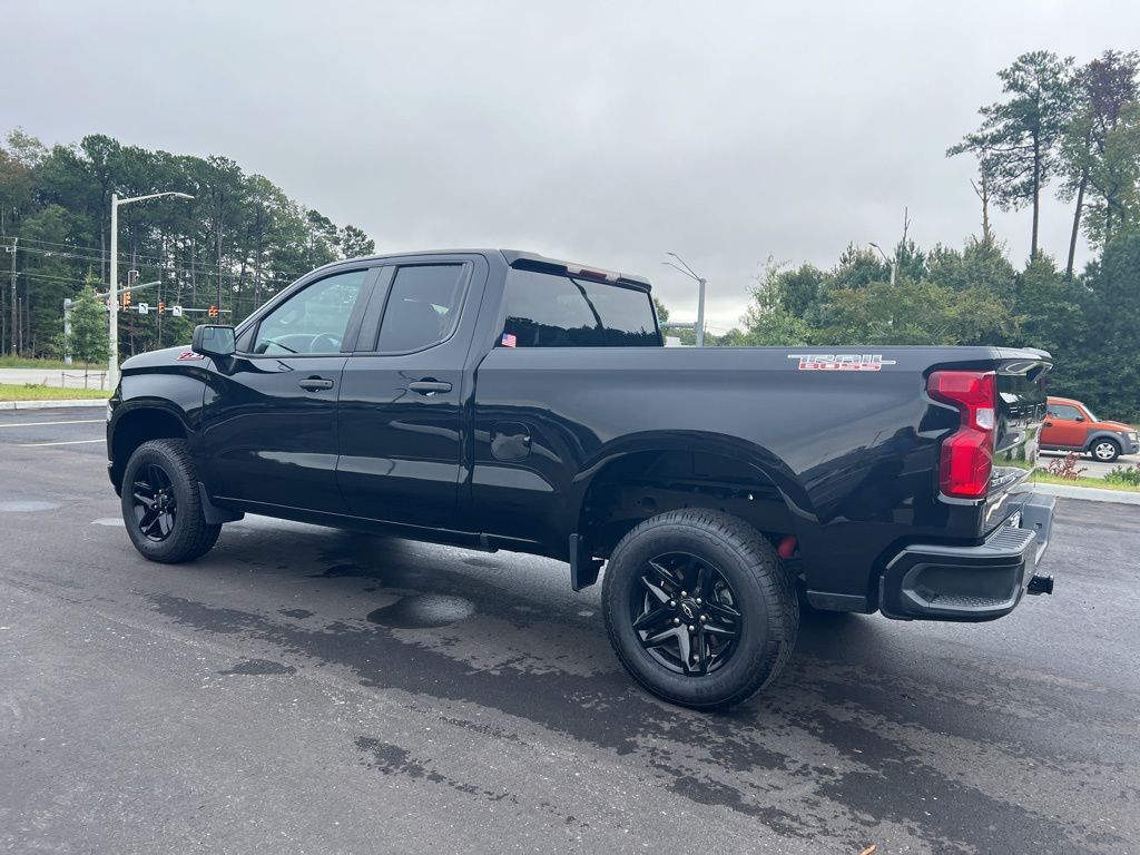2020 Chevrolet Silverado 1500 Custom Trail Boss photo 3