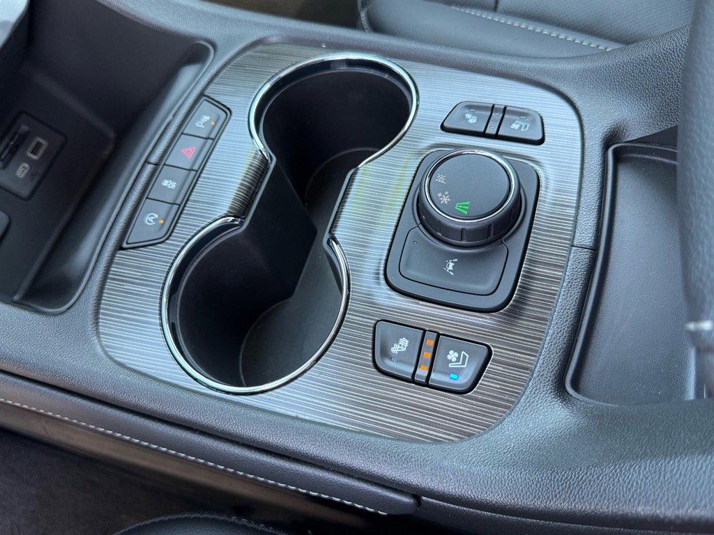 2023 Gmc Acadia SLT Elevation photo 12