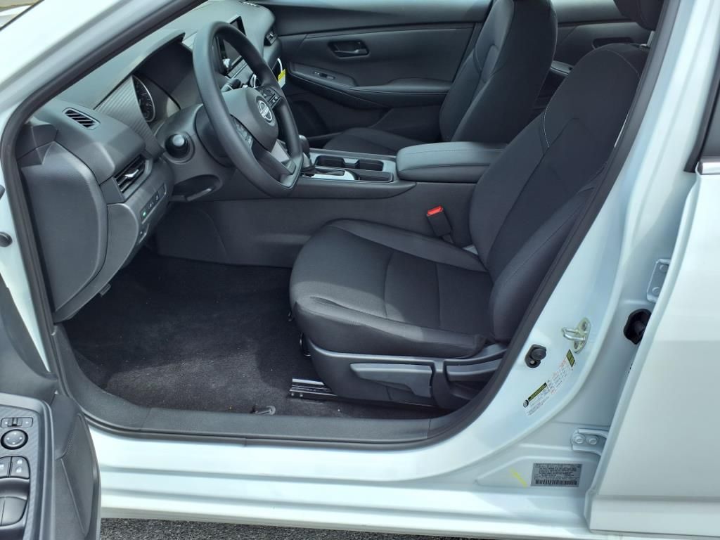 2025 Nissan Sentra S photo 10