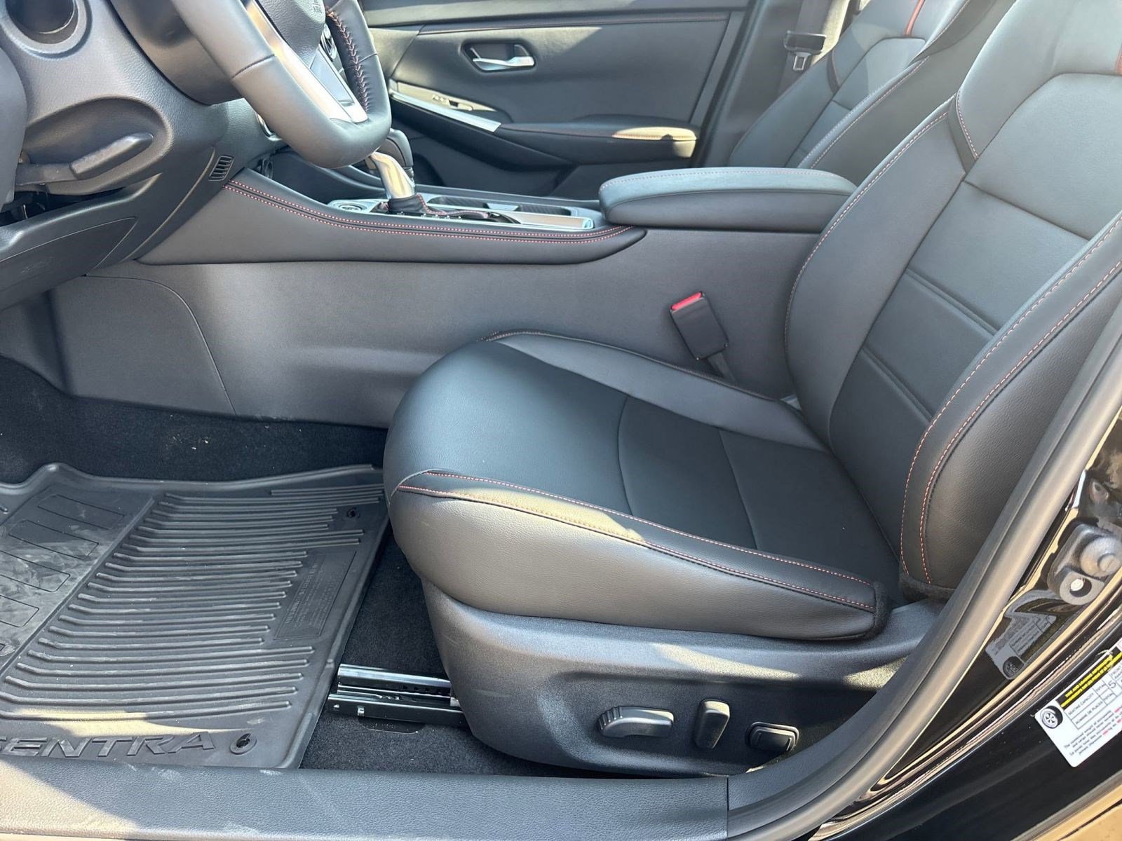2025 Nissan Sentra SR photo 24