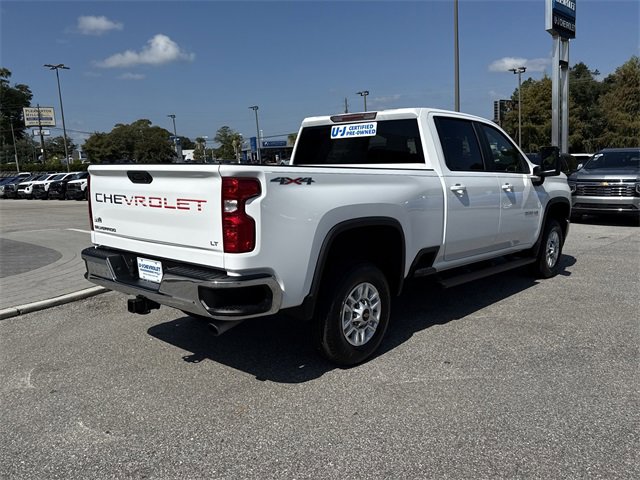 2022 Chevrolet Silverado LT photo 3