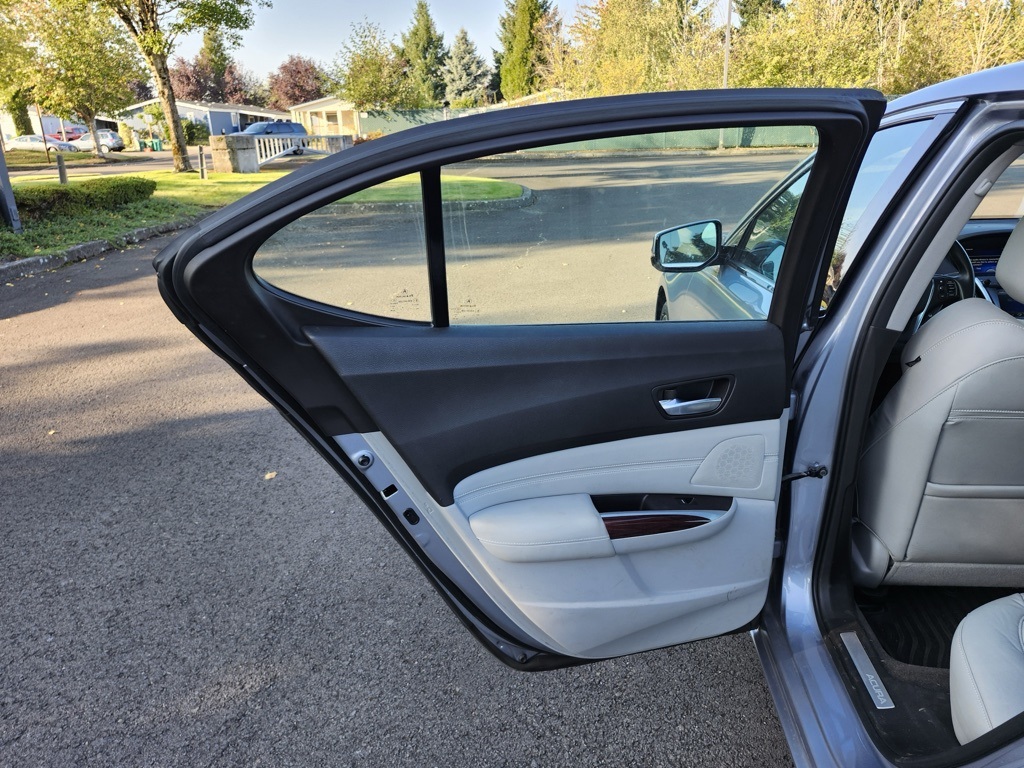 2015 Acura TLX Technology photo 19