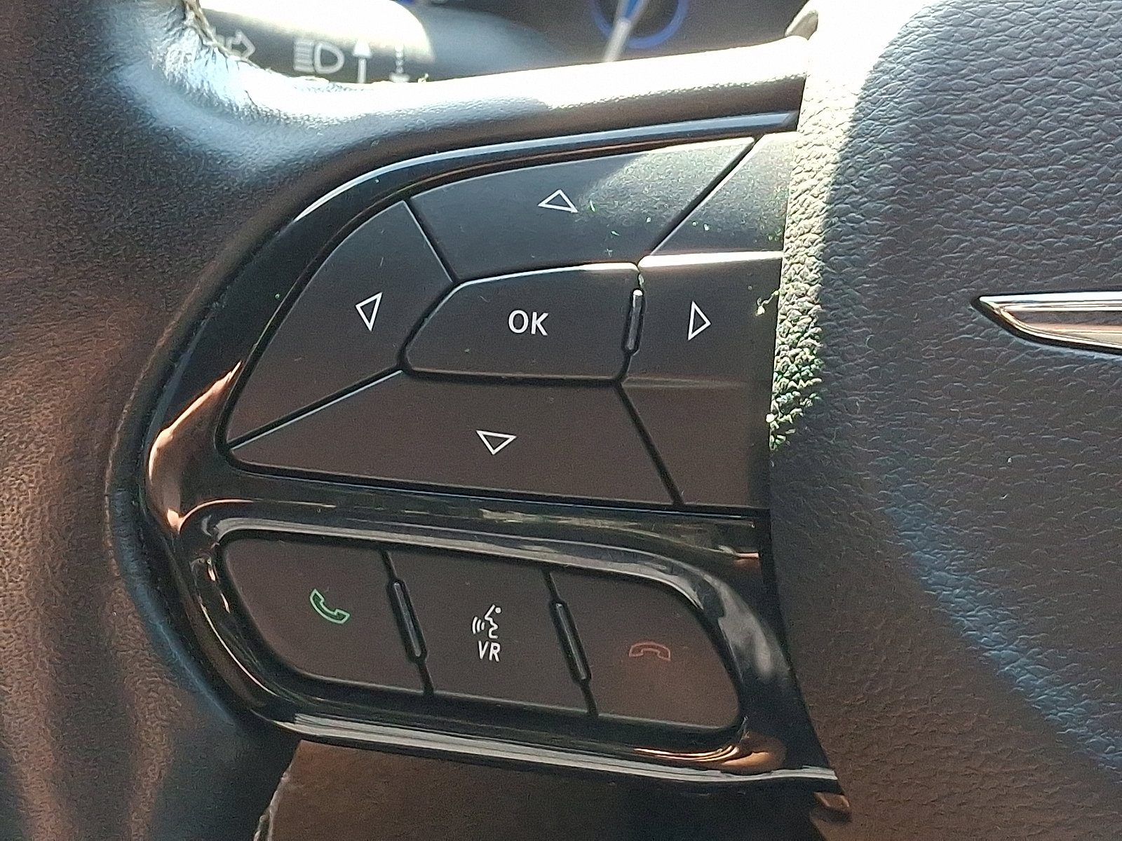 2021 Chrysler Pacifica Touring L photo 24