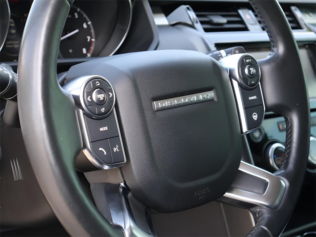 2017 Land Rover Discovery First Edition photo 18