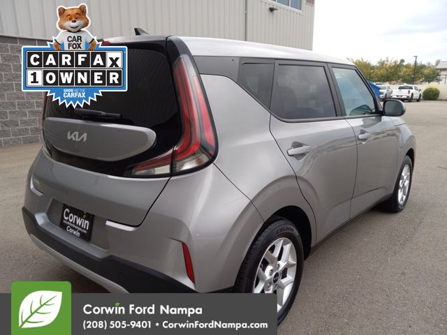 2023 Kia Soul LX photo 3